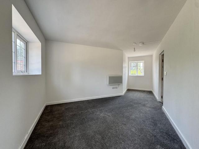 Room for rent in Rednal, West Midlands