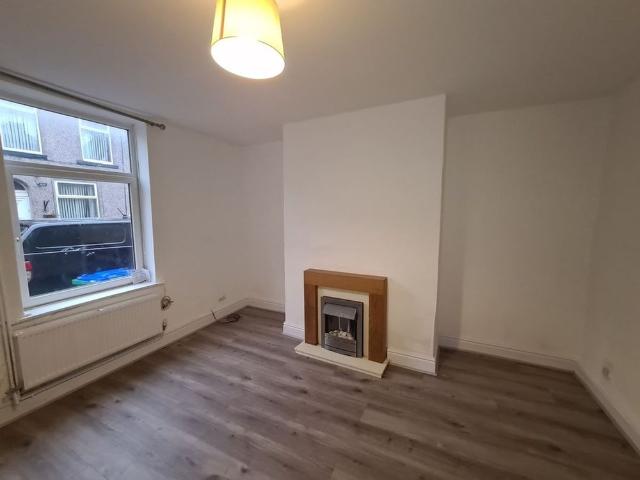 House for rent in Hooley Brow, Burnedge