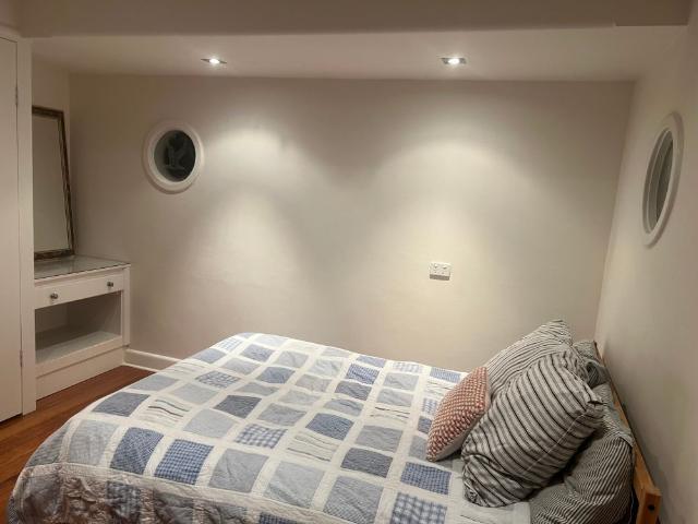 Room for rent in Camerons Creek, Victoria