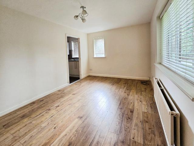 Apartment for rent in Dovecot, Liverpool