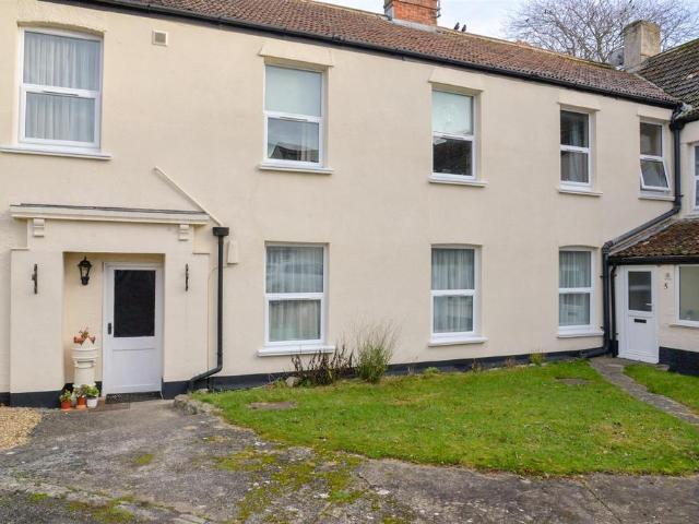 Apartment for rent in Puriton