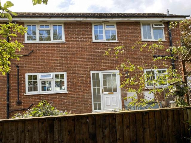 House for rent in Pachesham Park, Surrey