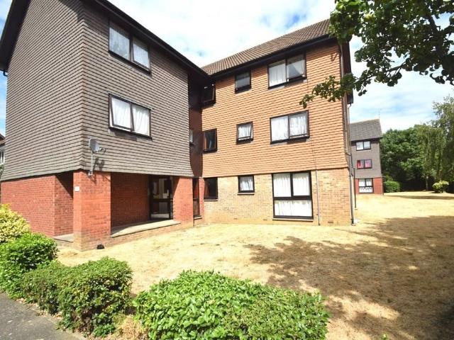 Studio for rent in Yiewsley, Greater London