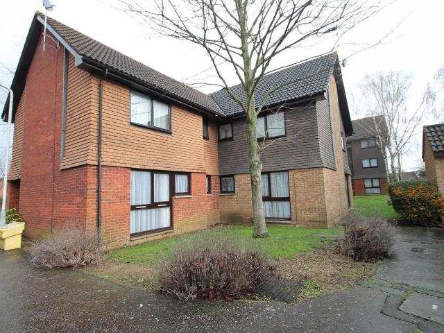 Studio for rent in Yiewsley, Greater London