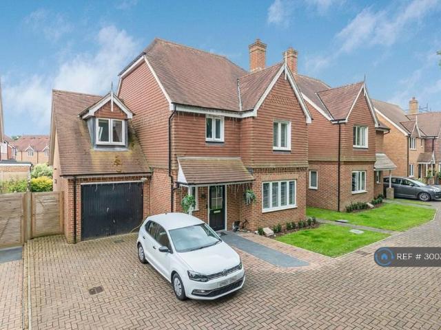 House for rent in Perryfields, West Sussex