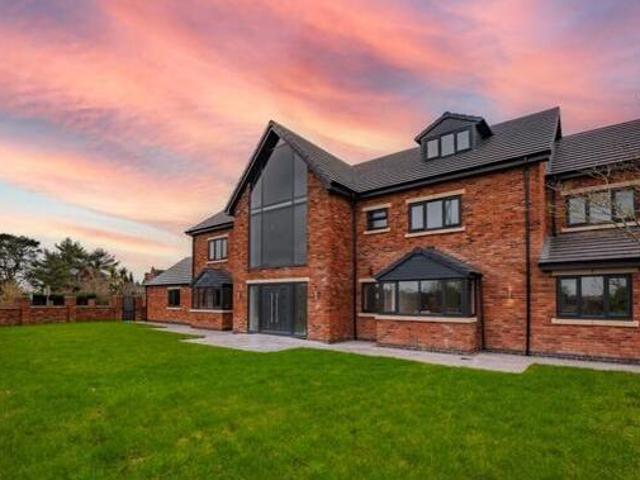 House for sale in East Midlands