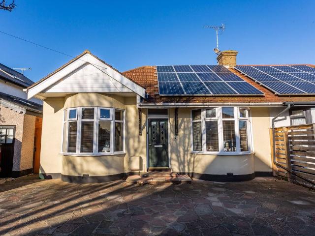House for rent in Alton Barnes, Essex