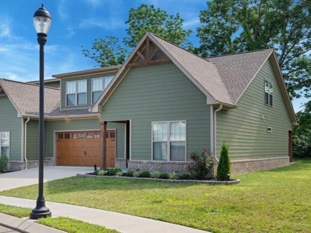 House for sale in Greenbrier