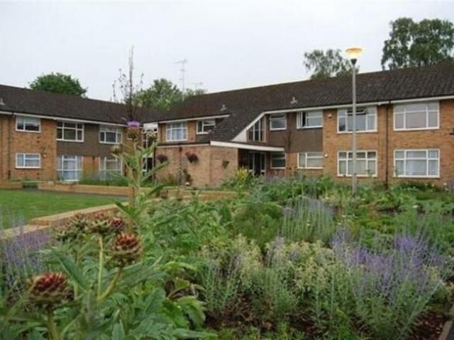 Apartment for rent in Heronsgate, Batchworth