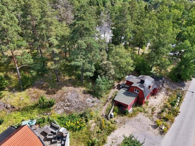 Tomt till salu i Huddinge, Stockholm