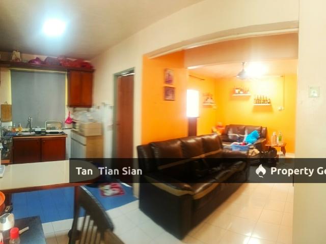 Duplex for sale in Malaka
