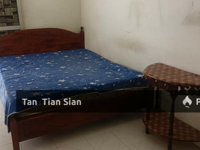 Flat for sale in Malaka