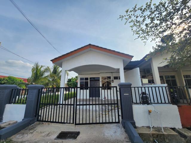 Terraced House for sale in Malaka