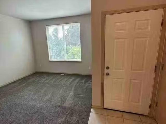 Condo for rent in Everett