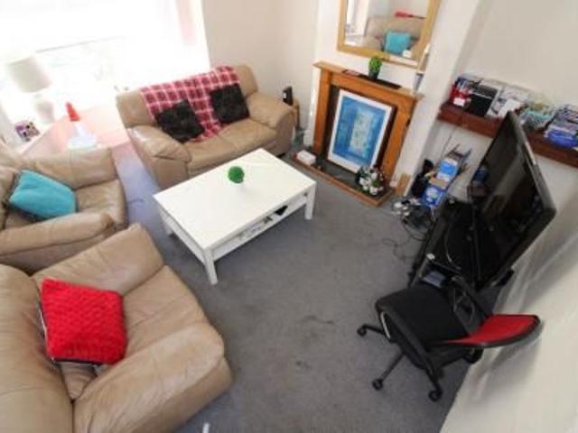 Room for rent in Lowfield, South Yorkshire