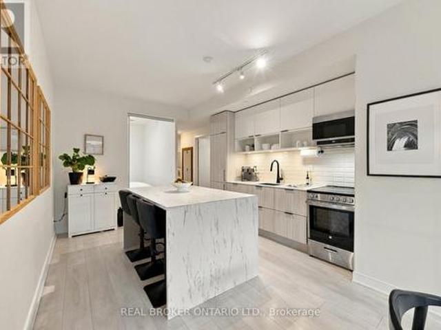 Condo for sale in Toronto Centre, Toronto