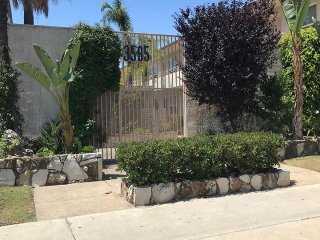 Apartment for rent in Canoga Park, California