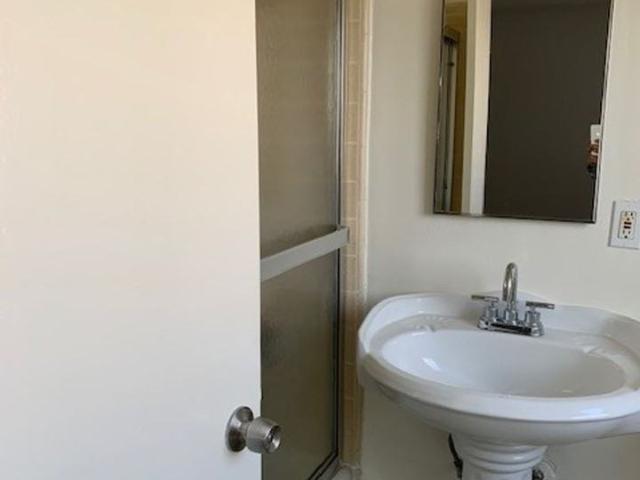 Apartment for rent in Canoga Park, California