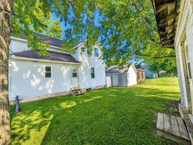 House for sale in Honey Creek, Wisconsin