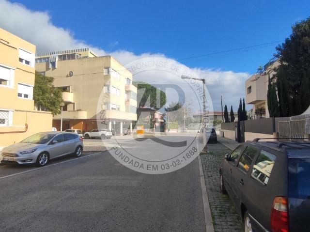 Apartamento alugar em São Francisco Xavier, Lisboa