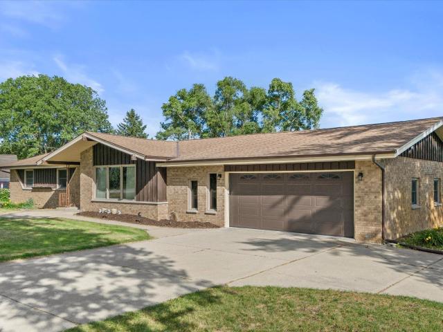 House for sale in Big Bend, Wisconsin