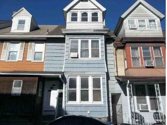 House for sale in Easton