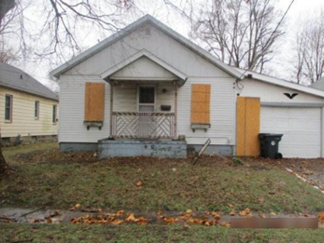 House for sale in Pekin, Illinois