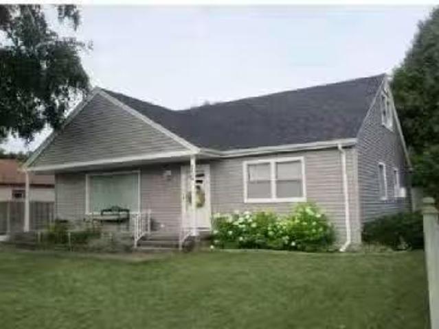 House for sale in Manitowoc