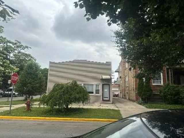House for sale in Cicero, Illinois