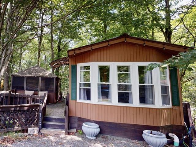 House for sale in Newfoundland, Pennsylvania
