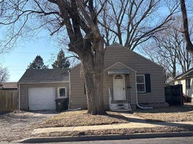 House for sale in Pekin, Illinois