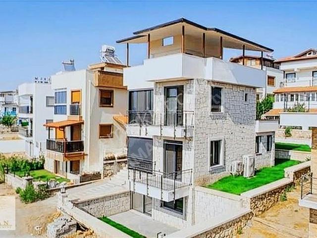 Sığacık Mahallesi, Seferihisar içerisinde satılık Villa