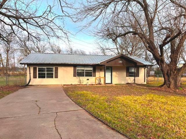 House for sale in Henderson, Texas