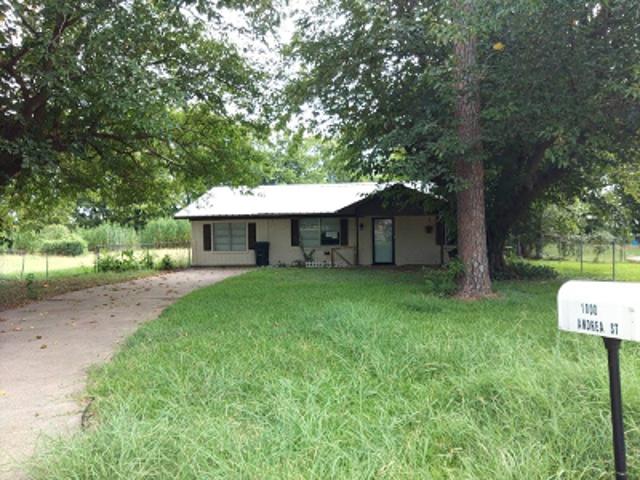 House for sale in Henderson, Texas