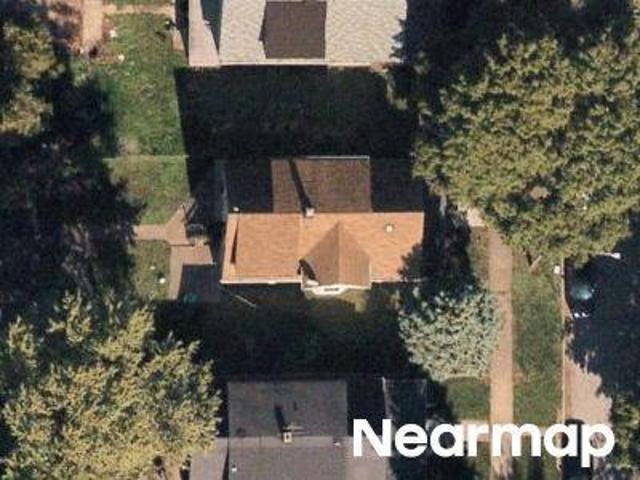 House for sale in Riverdale