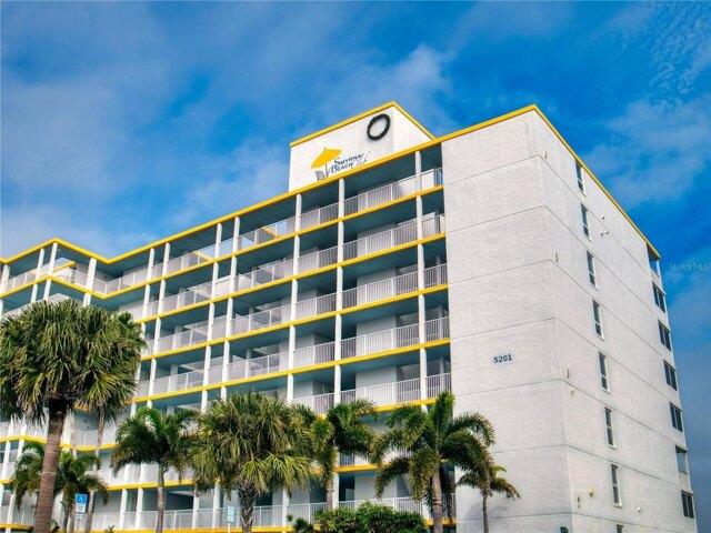 Condo for sale in New Smyrna Beach