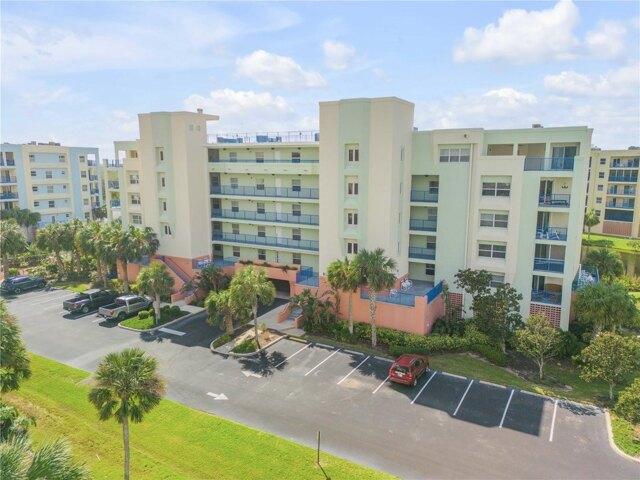 Condo for sale in New Smyrna Beach