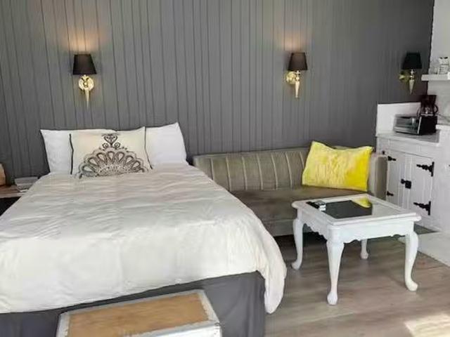 Apartment for rent in Canoga Park, California
