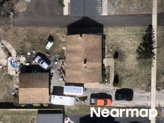 House for sale in Lindenhurst, Illinois