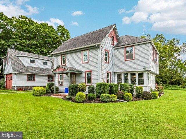 House for sale in Bridgeport, New Jersey