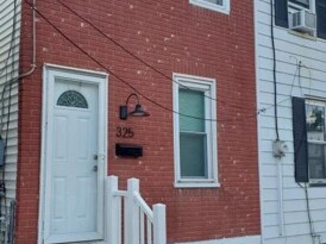 House for sale in Gloucester City