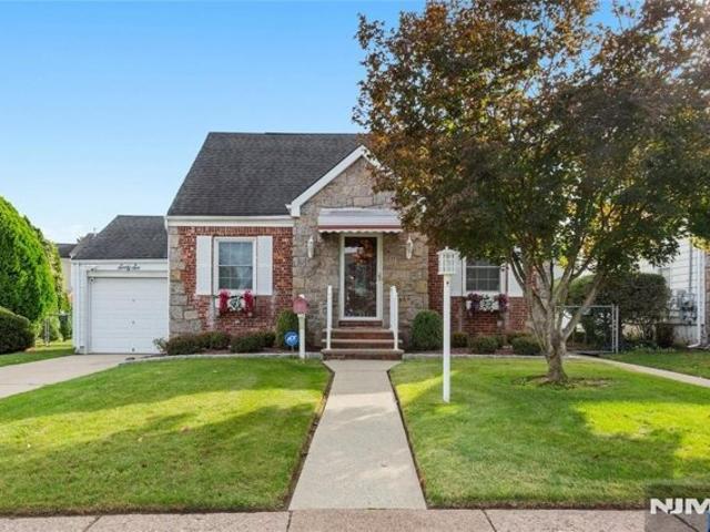 House for sale in Fair Lawn, Bergen County