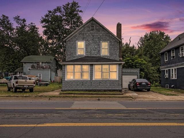 House for sale in Kalamazoo