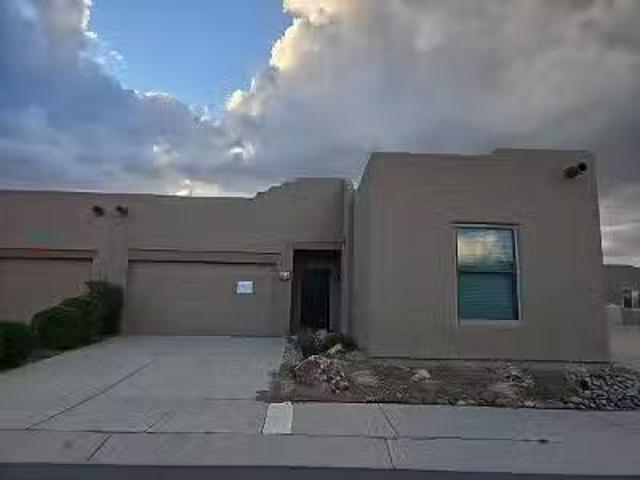 House for sale in Green Valley