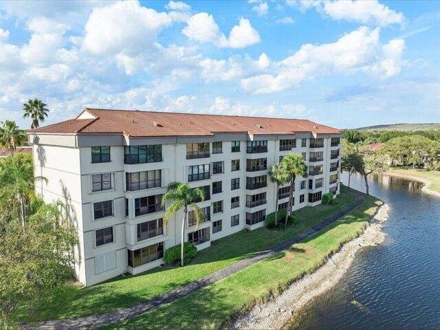 Condo for sale in Coconut Creek Condo for sale in Coconut Creek