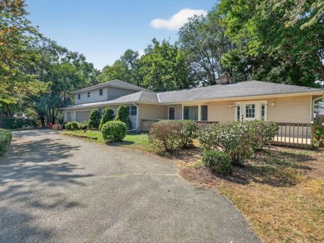 House for sale in Lemont, Illinois