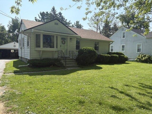 House for sale in Oak Creek