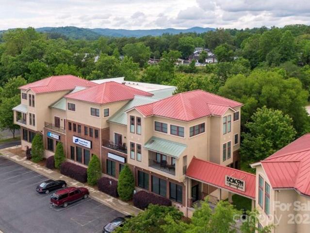 Condo for sale in Hendersonville, North Carolina
