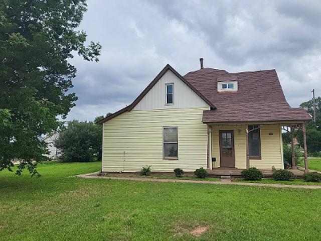 House for sale in Hennessey, Oklahoma