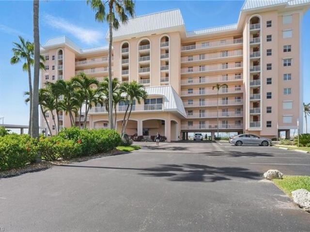 Condo for sale in Marco Island